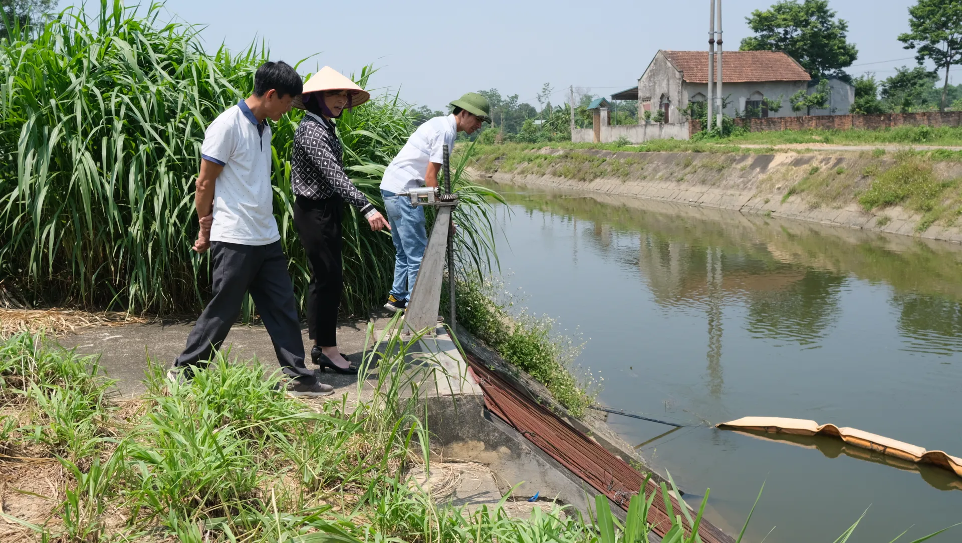 Ô nhiễm nguồn nước nông thôn: Yếu tố nguy cơ bệnh tật và giải pháp
