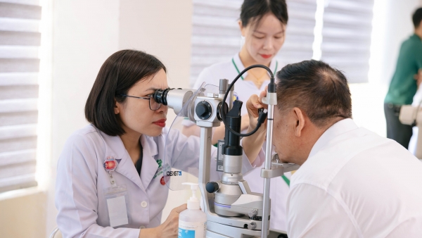 70% người mù lòa do đục thủy tinh thể
