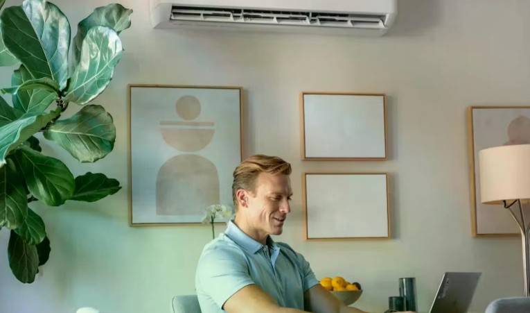 Một ngày ngồi điều hòa, cơ thể có thể phải đối mặt với nhiều vấn đề về sức khỏe