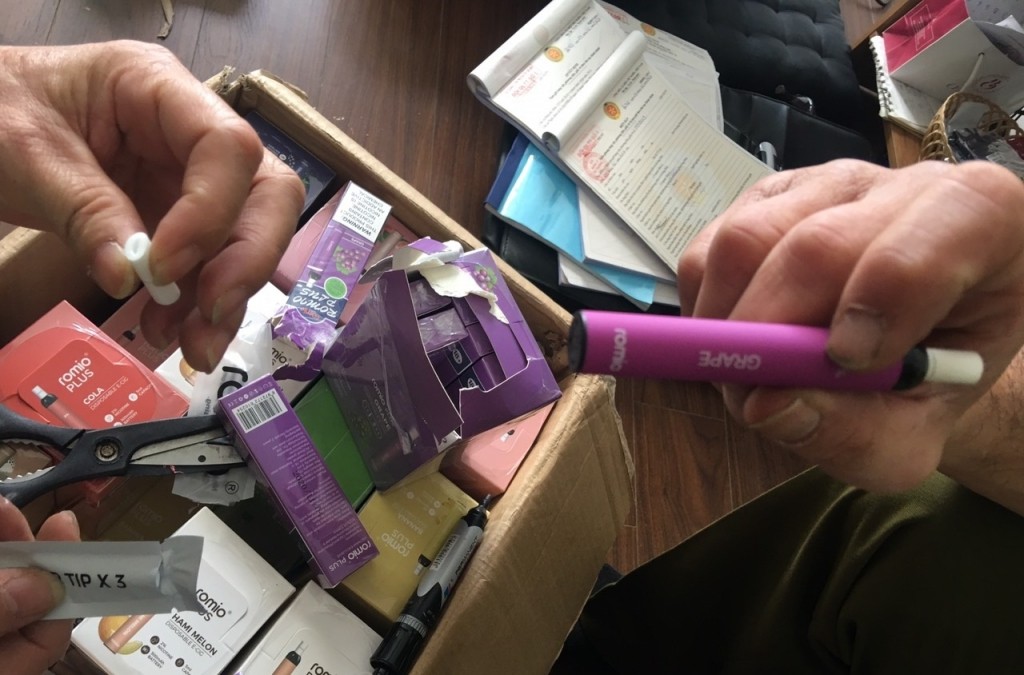 Hà Nội: Phát hiện gần 9.000 sản phẩm thuốc lá điện tử nhập lậu