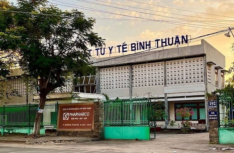 Vi phạm về báo cáo giá thuốc, công ty Dược và Vật tư y tế Bình Thuận bị xử phạt 100 triệu đồng.