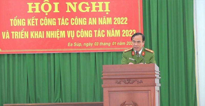 Đồng chí ​Đại tá Nguyễn Văn Bôn - Phó Giám đốc Công an tỉnh Đắk Lắk phát biểu chỉ đạo tại Hội nghị