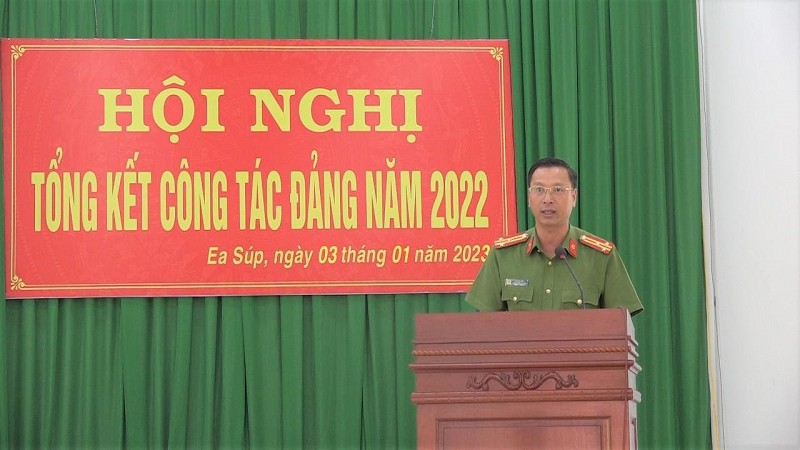 Đồng chí Thượng tá Lý Văn Kết - Trưởng Công an huyện Ea Súp phát biểu khai mạc và chủ trì Hội nghị