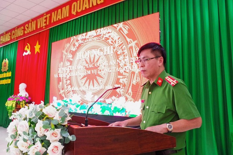 Đại tá Nguyễn Văn Bình, Ủy viên Ban Thường vụ Đảng ủy, Phó Giám đốc Công an tỉnh phát biểu chỉ đạo