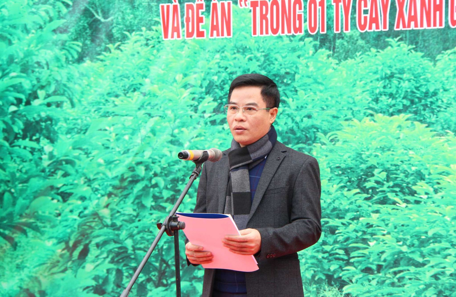 Đồng chí Đỗ Mạnh Hùng - Phó Bí thư Huyện ủy, Chủ tịch UBND huyện Ba Chẽ chia sẻ tại Lễ phát động