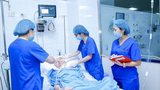 Hà Nội: Tiếp tục nâng cao hiệu quả chất lượng chăm sóc người bệnh trong công tác điều dưỡng