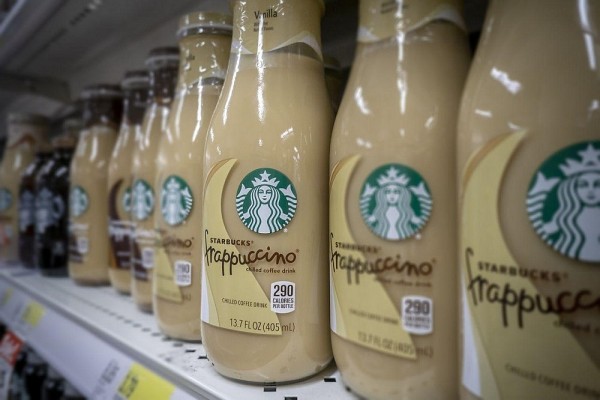 Hơn 300.000 chai cà phê Starbucks bị thu hồi do chứa thủy tinh