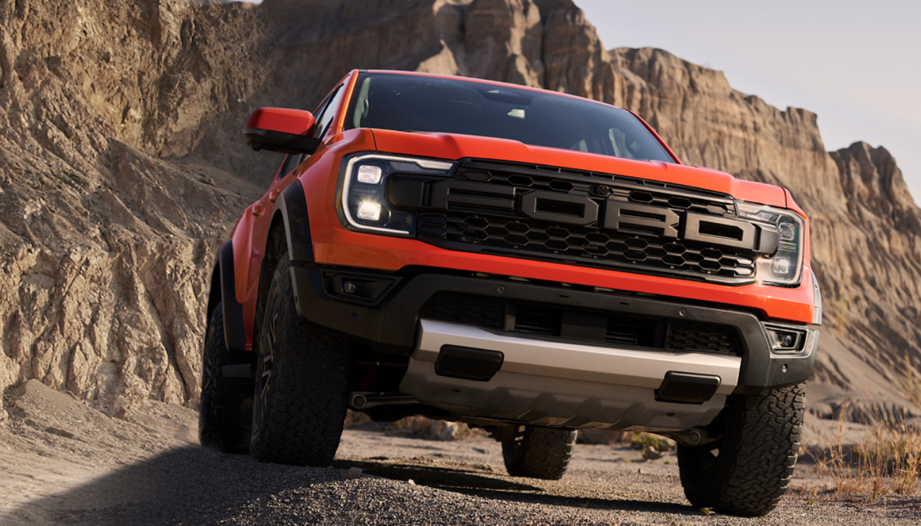 Ford Ranger Raptor thế hệ mới kết hợp khả năng vận hành off-road vượt trội