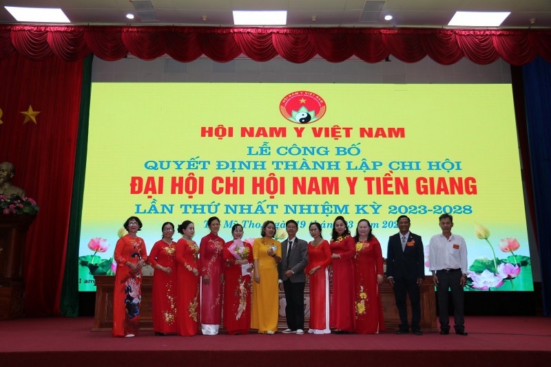 Lễ công bố quyết định thành lập Chi hội Nam y Tiền Giang