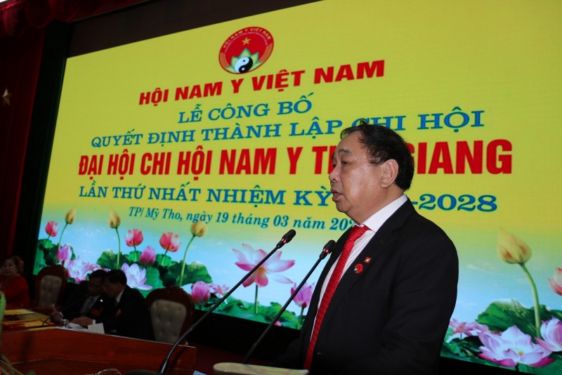 Thầy thuốc Nhân dân, GS.TS Trương Việt Bình - Chủ tịch Hội gửi lời chúc mừng và chỉ đạo Đại hội