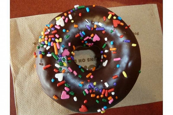 Đồ ngọt làm thay đổi não bộ: Tại sao con người thích ăn socola?