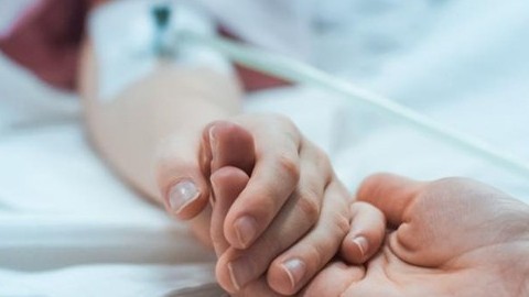 Nhiều trẻ Hà Nội trở nặng vì bệnh tay chân miệng, 3 dấu hiệu cần nhập viện ngay