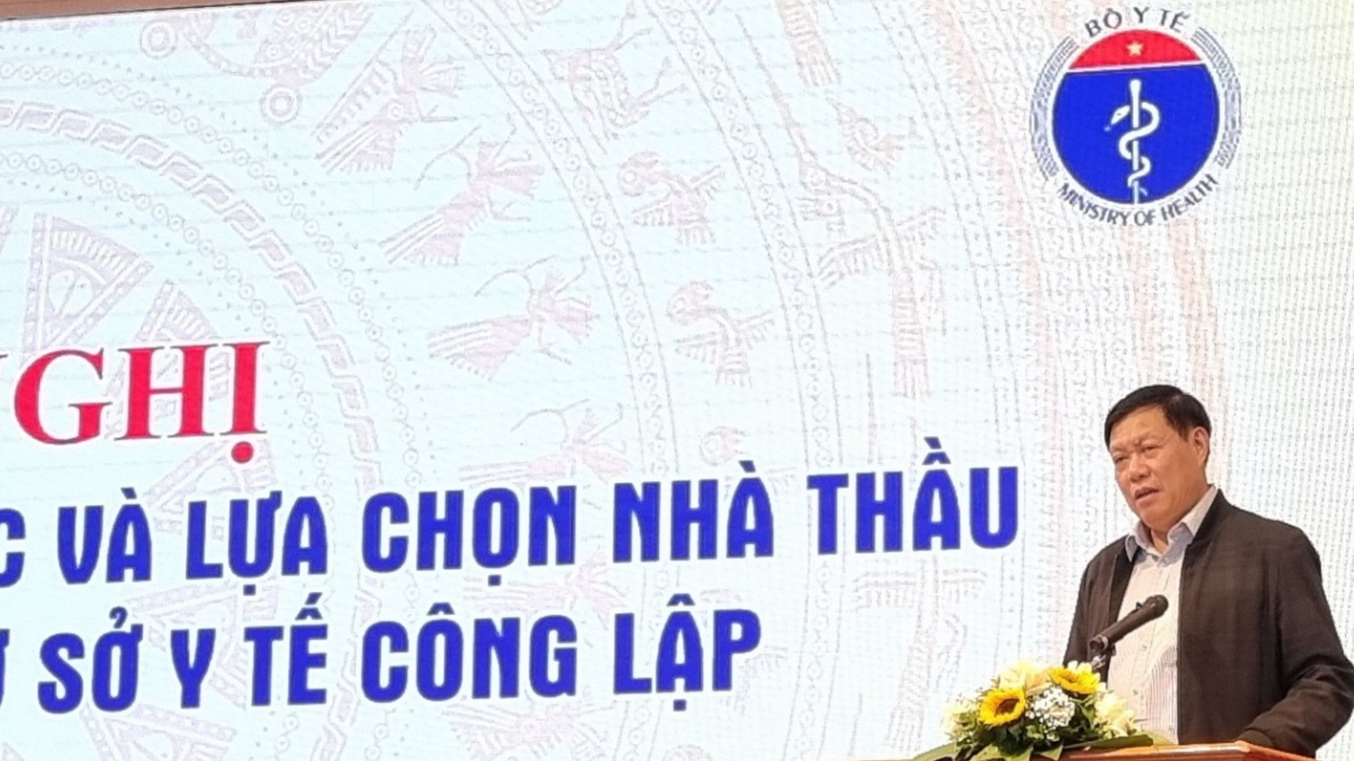 Thứ trưởng Đỗ Xuân Tuyên: Bộ Y tế đã rất nỗ lực tháo gỡ các khó khăn trong mua sắm, đấu thầu thuốc, vật tư y tế