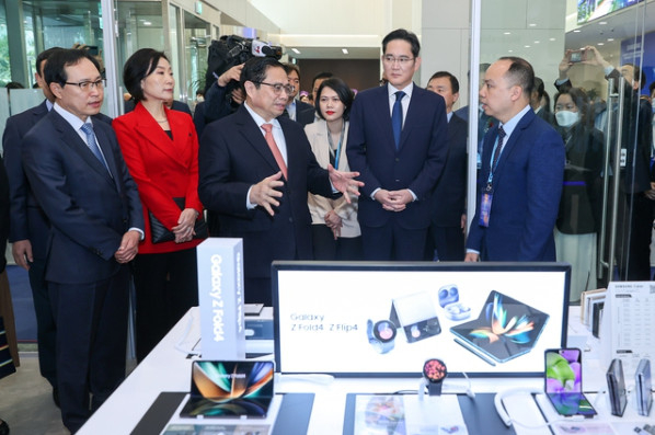 Thủ tướng Phạm Minh Chính dự lễ khánh thành Trung tâm Nghiên cứu và phát triển (R&D) của Samsung tại Việt Nam. Ảnh: T.H