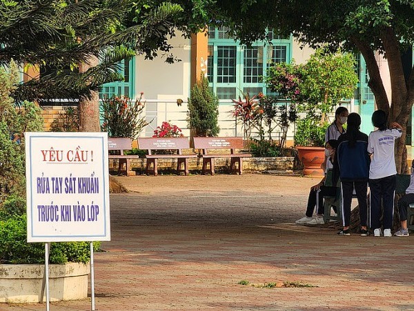 Đắk Lắk: Xét nghiệm SARS-CoV-2 tại trường có nhiều học sinh mắc COVID-19