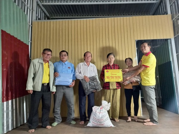 Lương y Nguyễn Văn Tư: Giàu y đức, hết lòng vì bệnh nhân, sáng ngời trong công tác từ thiện