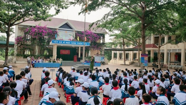 Tuyên truyền pháp luật cho học sinh tại Trường Tiểu học Phan Đăng Lưu