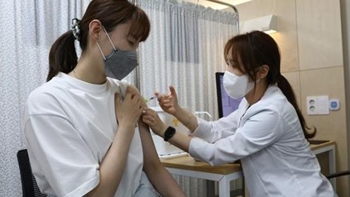 Hàn Quốc ngày thứ ba liên tiếp ghi nhận trên 10.000 ca mắc COVID-19