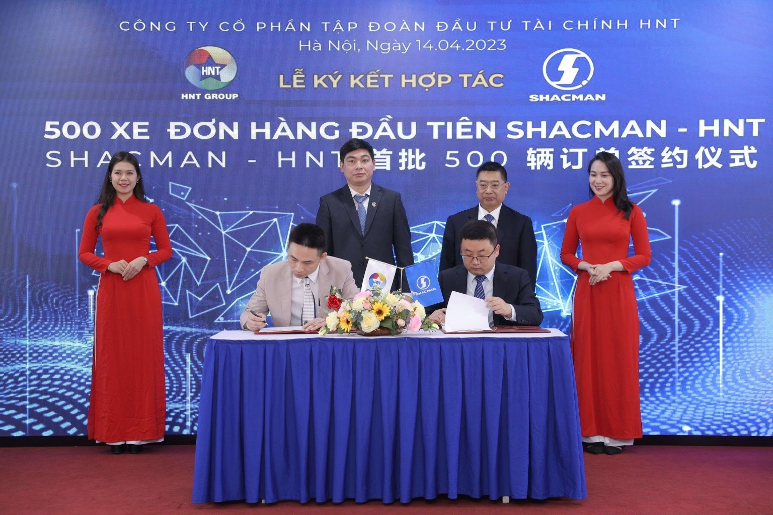 Lễ ký kết hợp tác giữa Tập đoàn HNT và Tập đoàn ô tô Shacman