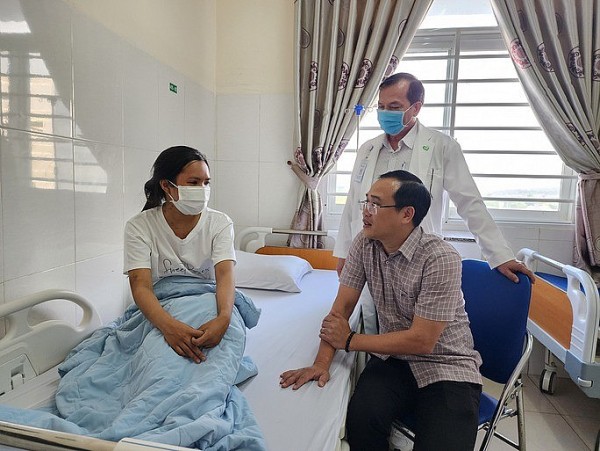 Tình hình sức khỏe của cô gái bị cây ngã đè trọng thương ở Đắk Lắk