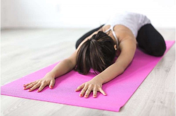 Tập yoga tại nhà giúp giảm lo âu, cải thiện trí nhớ ngắn hạn