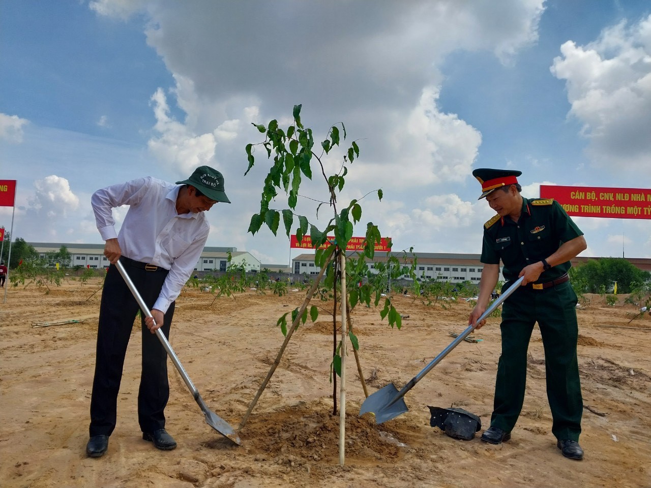 Đồng Nai: phát động “Tết trồng cây đời đời nhớ ơn Bác Hồ” và hưởng  ứng Chương trình trồng một tỷ cây xanh.