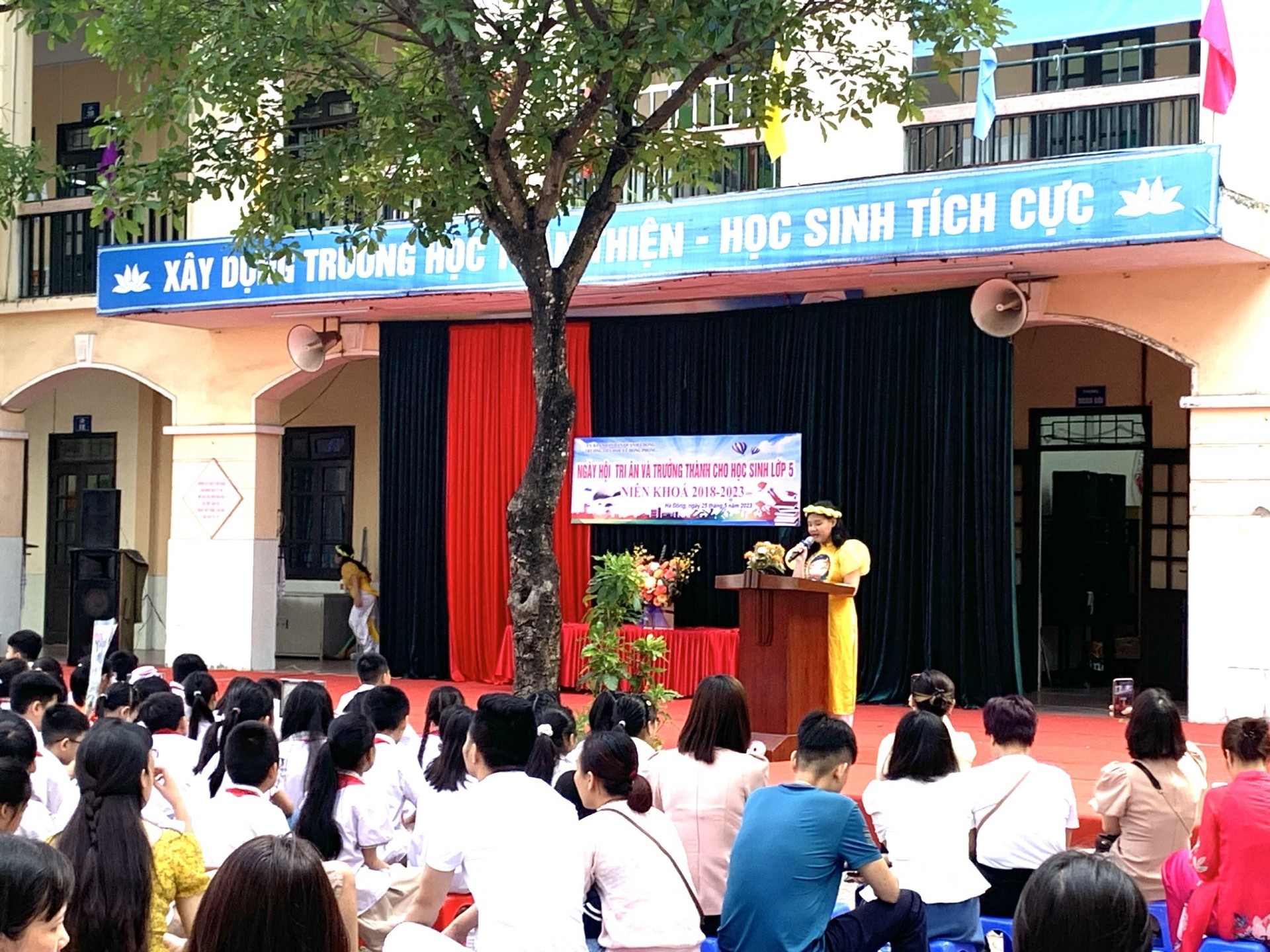 Lễ tri ân và trưởng thành đầy cảm xúc của học sinh lớp 5 Trường Tiểu học Lê Hồng Phong (Q.Hà Đông, Tp Hà Nội)