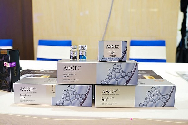 Một số sản phẩm exosome của ExoCoBio cũng được trưng bày tại gian hàng triển lãm của hội thảo .http//suckhoeviet.org.vn