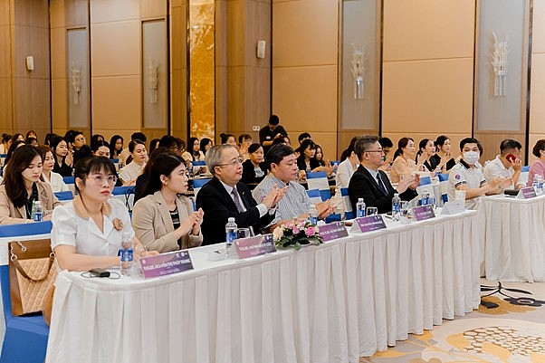 Hơn 200 bác sĩ Da liễu hàng đầu Việt Nam đã đến tham dự trực tiếp tại hội thảo diễn ra ở Cần Thơ.http//suckhoeviet.org.vn