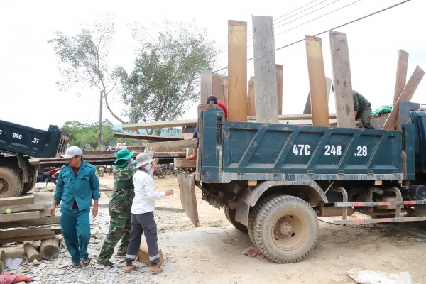 Huyện M’Drắk (Đắk Lắk): Tích cực hỗ trợ người dân di dời khỏi lòng hồ Dự án Krông Pách Thượng