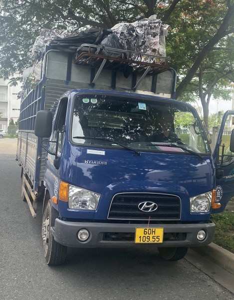 Bình Dương: Phát hiện xe chở chất thải sai quy định