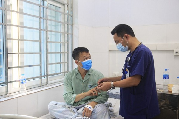 Quảng Ninh: Mắc bệnh hiếm gặp sau khi bị mèo cắn