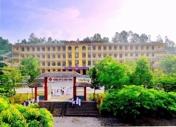 Trường THPT Lê Hồng Phong: Nơi khơi nguồn tri thức và nuôi dưỡng ước mơ
