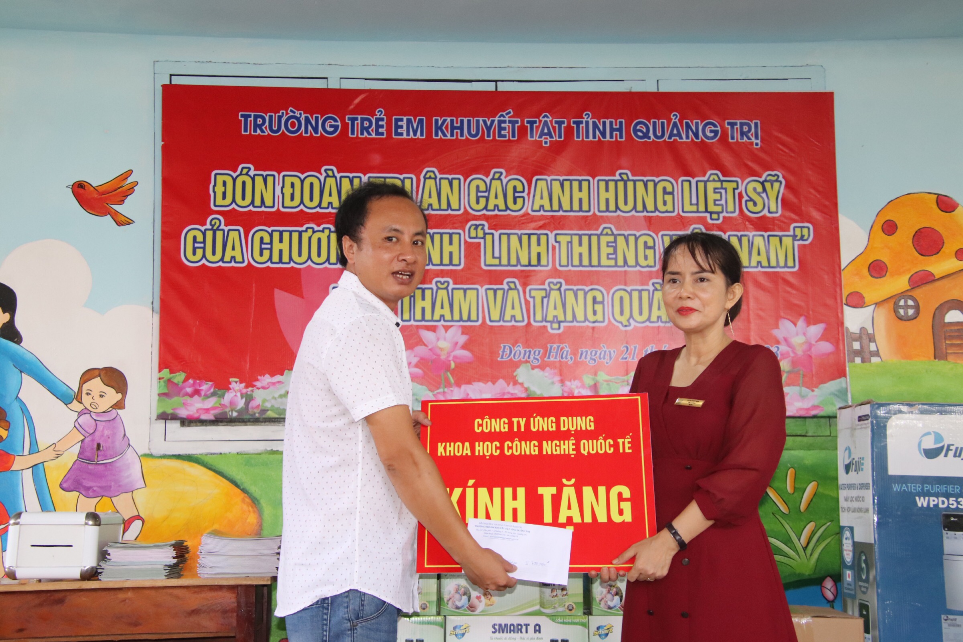 Đoàn "Linh thiêng Việt Nam" tưởng niệm, tri ân Anh hùng Liệt sỹ tại các chiến trường lịch sử