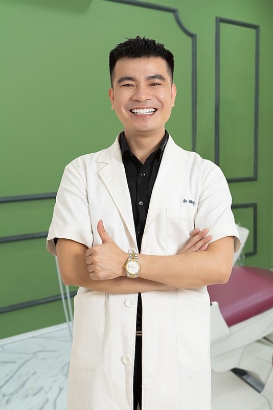 Dr. Bảo Hưng.