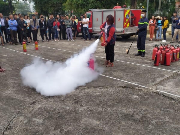 Công an quận Bắc Từ Liêm (Hà Nội) tổ chức tập huấn PCCC và cứu hộ cứu nạn cho đối tượng nhà ở kết hợp sản xuất kinh doanh