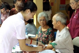 Nâng cao kiến thức, kỹ năng về chăm sóc sức khỏe cho người cao tuổi