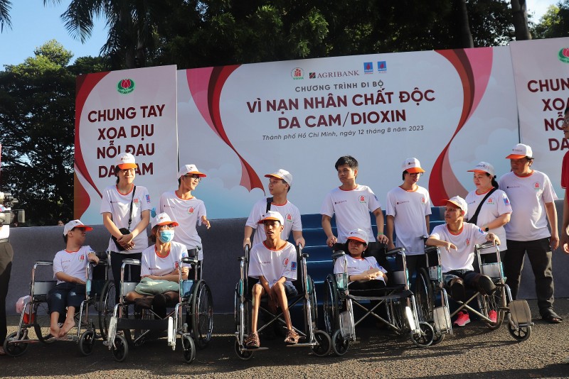 Agribank đồng hành chương trình vì nạn nhân chất độc màu da cam/dioxin Agribank đồng hành chương trình vì nạn nhân chất độc màu da cam/dioxin
