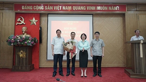 Sở Y tế Hà Nội công bố quyết định bổ nhiệm Phó Chánh Văn phòng