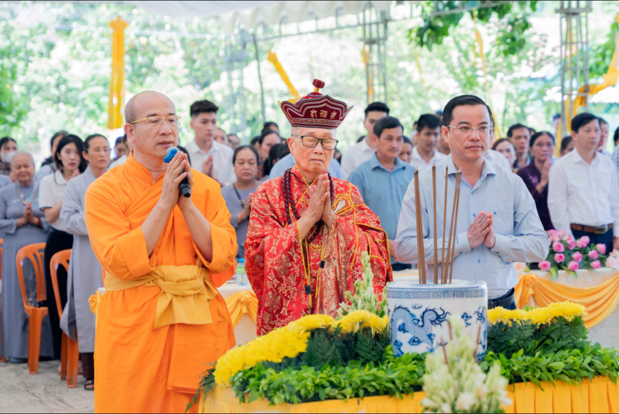 Lễ cầu siêu phả độ gia tiên - Anh linh anh hùng liệt sĩ tại huyện Minh Hóa, tỉnh Quảng Bình | Mùa Vu Lan 2023