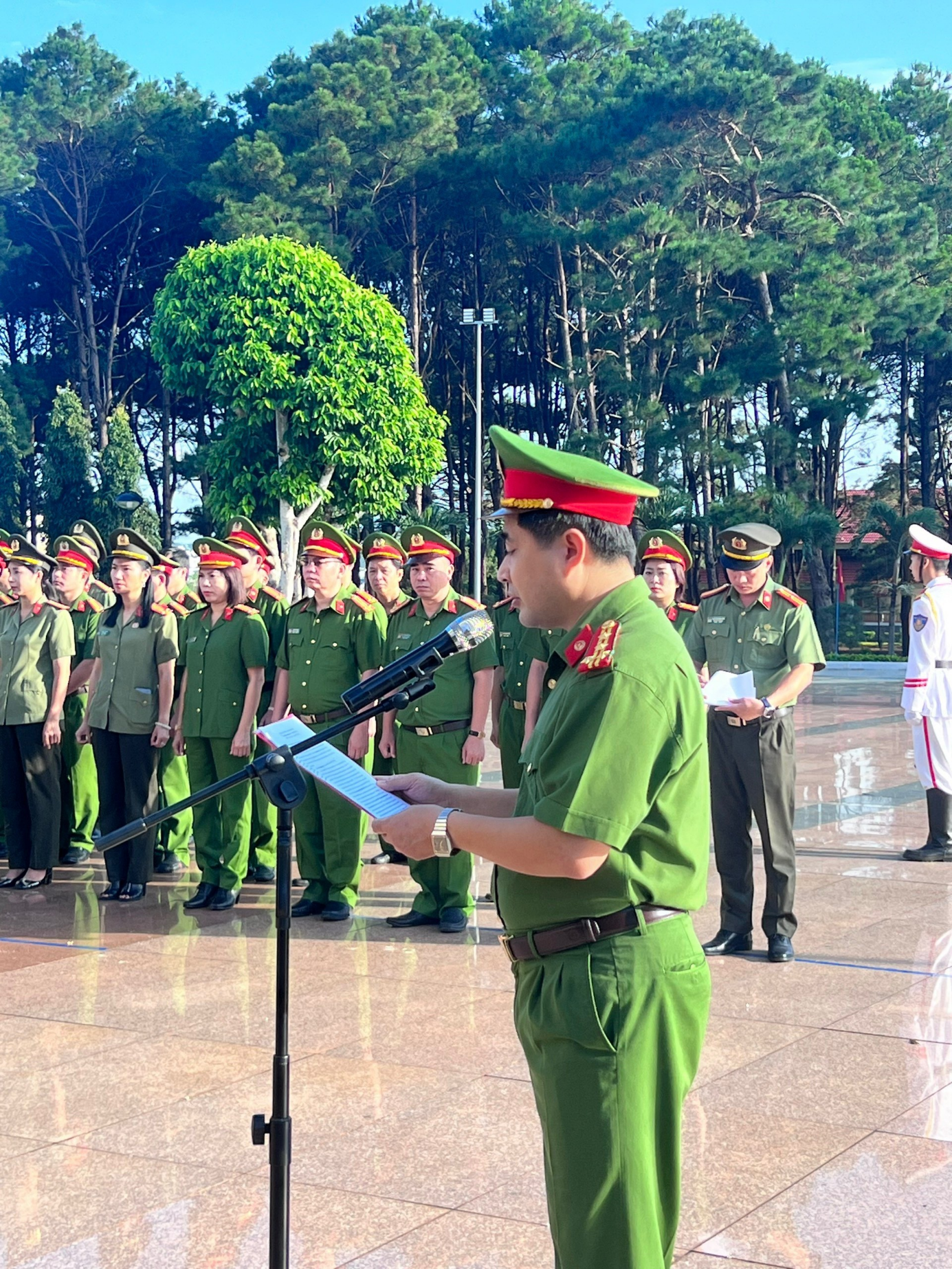 Công an quận Bắc Từ Liêm tổ chức đợt sinh hoạt chính trị về nguồn tại các tỉnh Tây Nguyên