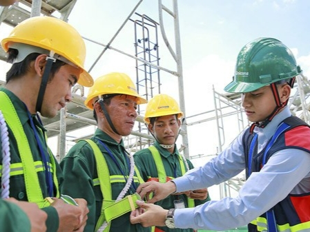 Đảm bảo công tác an toàn vệ sinh lao động tại Việt Nam