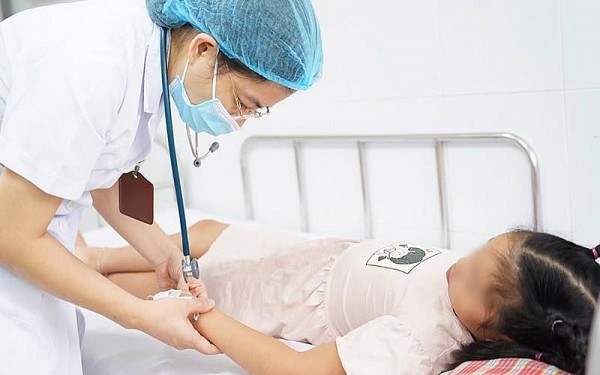 Nhập khẩu hơn 12.500 túi thuốc điều trị sốt xuất huyết nặng