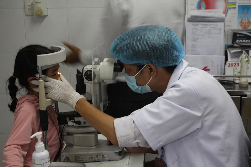 Khẩn trương kiểm soát bệnh đau mắt đỏ tại Đà Nẵng