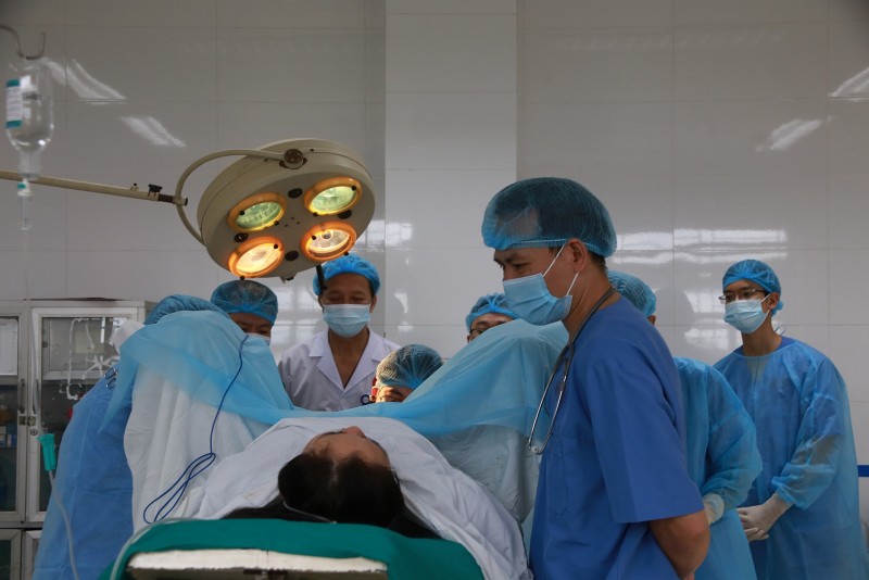 Bệnh viện Y học cổ truyền Trung ương chuyển giao kỹ thuật phẫu thuật cho bệnh viện tỉnh Bắc Giang