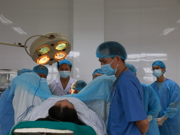 Bệnh viện Y học cổ truyền Trung ương chuyển giao kỹ thuật phẫu thuật cho bệnh viện tỉnh Bắc Giang