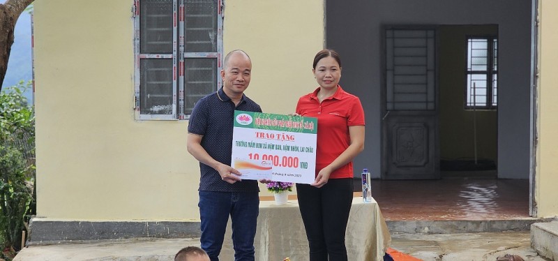 Lai Châu: Tạp chí Sức khoẻ Việt đồng hành cùng đoàn thiện nguyện trao phòng học mới cho Trường MN xã Nậm Ban