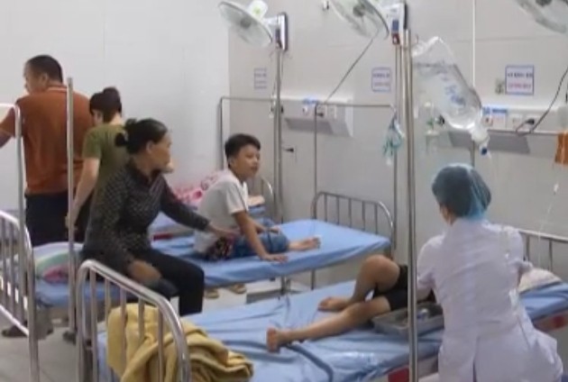 Thái Bình: Gần 30 học sinh tiểu học bị ngộ độc sau bữa tiệc liên hoan Tết Trung thu tại lớp
