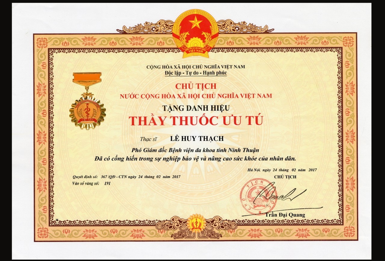 Bác sĩ Lê Huy Thạch: Người thầy thuốc ưu tú, sáng tạo, yêu nghề và hết lòng vì người bệnh