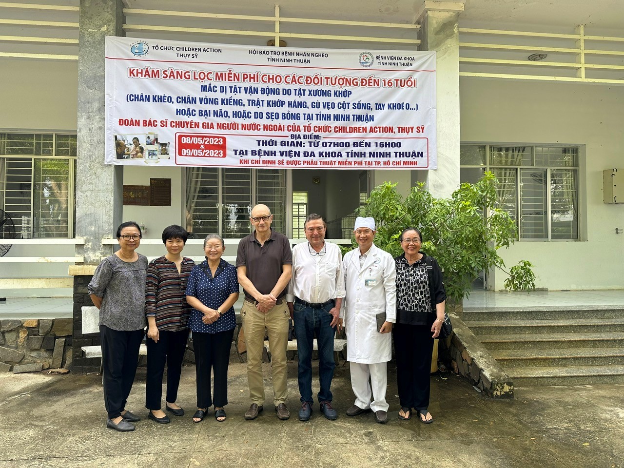 Bác sĩ Lê Huy Thạch: Người thầy thuốc ưu tú, sáng tạo, yêu nghề và hết lòng vì người bệnh
